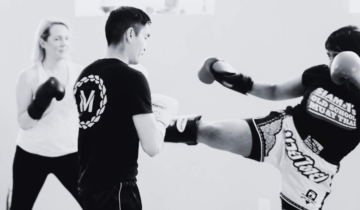 beginners Muay Thai training in downtown toronto offered by montrait Muay Thai. sign up for your first trial class for $10 only!