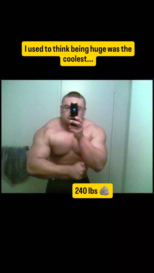 Being huge is fun. But you know what's more fun? Walking up a flight of stairs without gassing out 😅 If you're looking for both physical and mental stimulation in your workout, put down the dumbbells and pick up a pair of gloves. You won't regret it 👊👊

#muaythai #motivation #martialarts