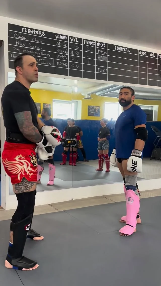 SHORTER FIGHTERS, BIGGER ANGLES! 

In this reel, I’m breaking down a very effective combo for when you’re the shorter fighter: Jab, left hook (step off angle), right swing kick to the body or leg, and as they turn back to you—BAM!—that right hand down the pipe! 

The key? Use that left jab and left hook to trigger their guard reaction, step off the line, thus limiting their chance to counter. Timing and angles are everything, so try it out and let me know how it goes! 🔥

#MuayThaiAngles #ShorterFighterTactics #StrikingTips #MontraitMuayThai #FightIQ